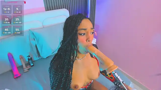 Clawdeen__wolf live cam on StripChat