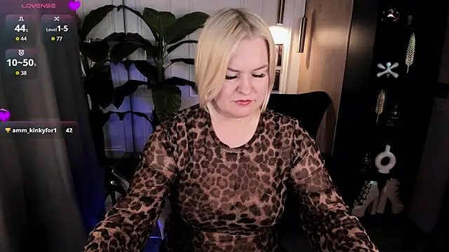 YolandaKiss webcam