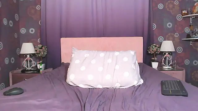SquirtyAlice webcam