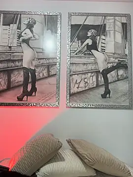 Mau_White webcam