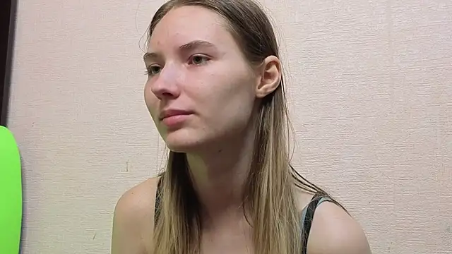 _kikiclark__ webcam