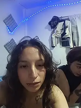 AlexxaAndRileyy webcam