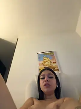 Alyshanon18 webcam