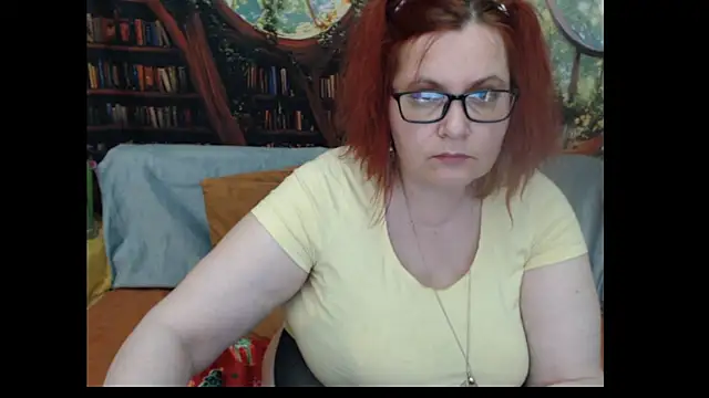 PlayfullMature webcam