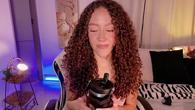 ChloeMoreti webcam