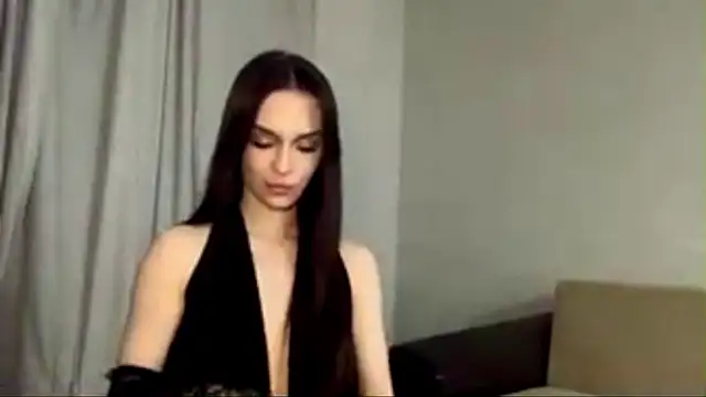 aylinblushing live cam on StripChat