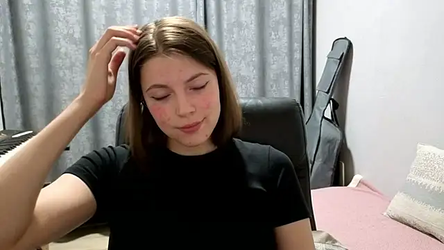 CutieAnny live cam on StripChat