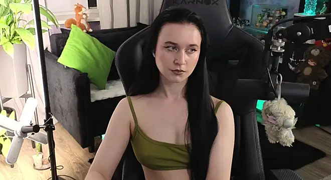 KiraLiLime webcam