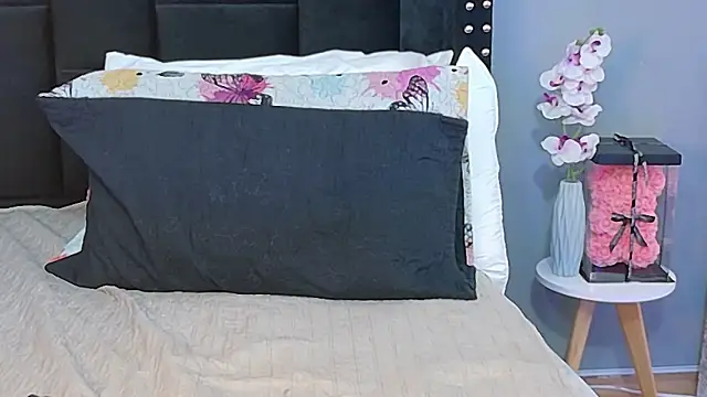 EbonyCoWorker webcam