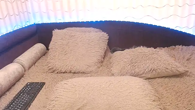 BustyKatty webcam