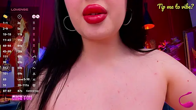 Mayzzie live cam on StripChat