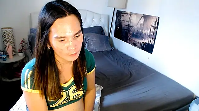 NinaDOM4CUM webcam