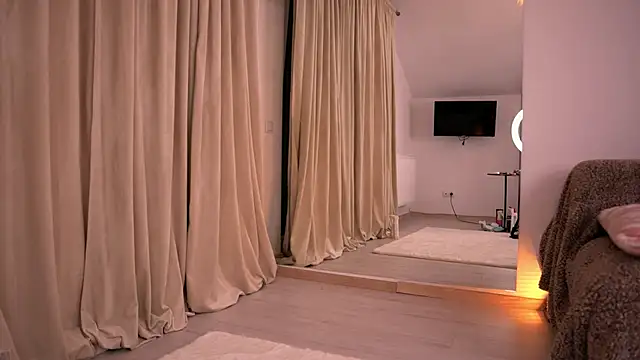 KylieJoyce webcam