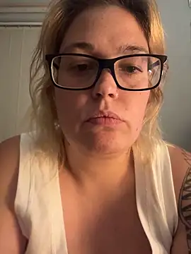 SecretRavenXO webcam