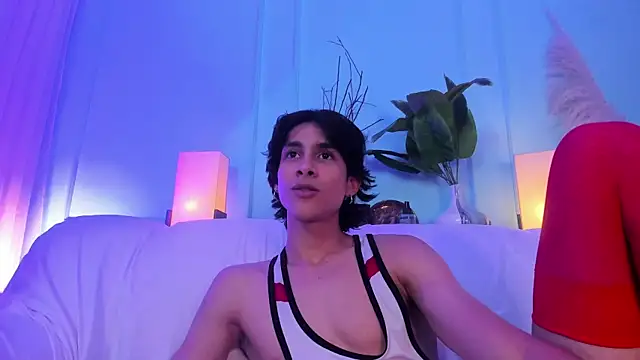 cheys_mast (M twink) - doggy pose naked