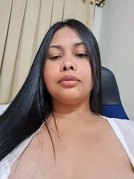 Alessandraa- live cam on StripChat