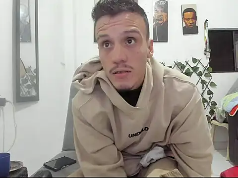 Latins_Boss webcam