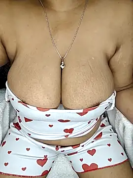 curvy_pooja (F young) - Boobs oil show
