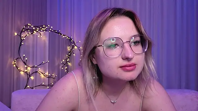 Banana_Bowl live cam on StripChat