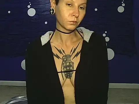 LaFemmeCyberObscura webcam
