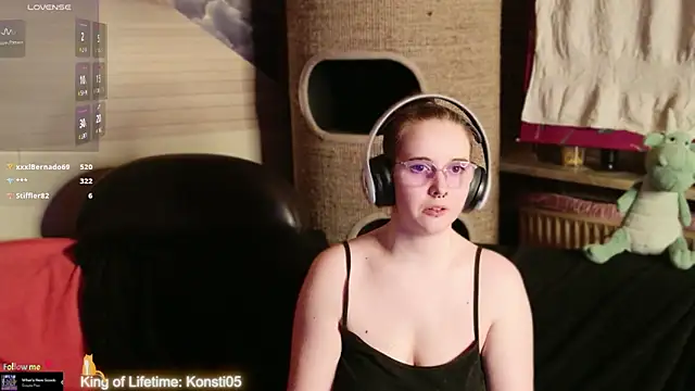 GamerGirl_Eve live cam on StripChat