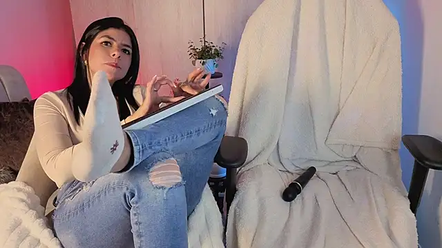 Miss_Annye webcam