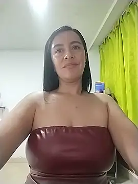 hailey85 live cam on StripChat
