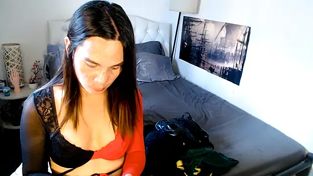 NinaDOM4CUM webcam