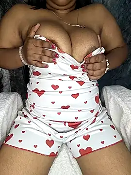curvy_pooja (F young) - Boobs oil show