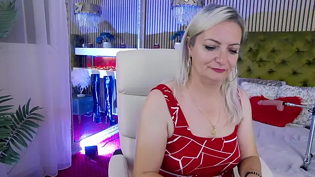 LadyTouch live cam on StripChat