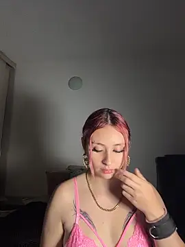 Sophia_LuxxX webcam