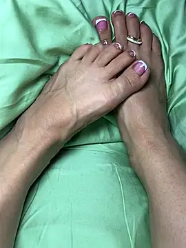 prettytoesfreak - Prettytoesfreak's free webcam - UK Sex Cams