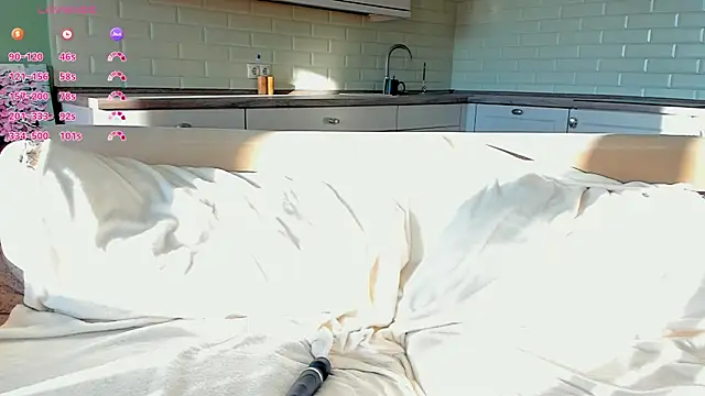 UWU_flower live cam on StripChat
