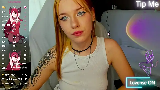 MeganNewCat live cam on StripChat