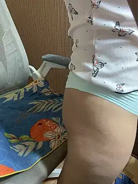 Mina048 webcam