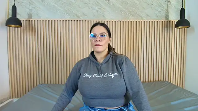 big_tits_in_your_face webcam