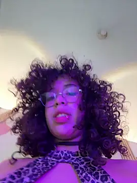 Woo_isDaphne live cam on StripChat