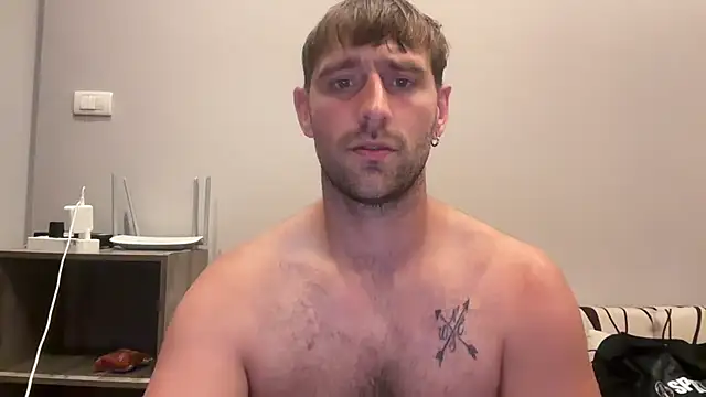lukegunn Live Webcam on Stripchat
