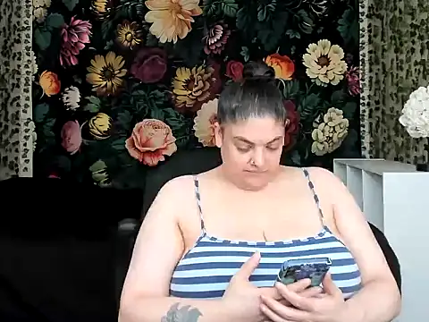 Exxxotic_Melons webcam