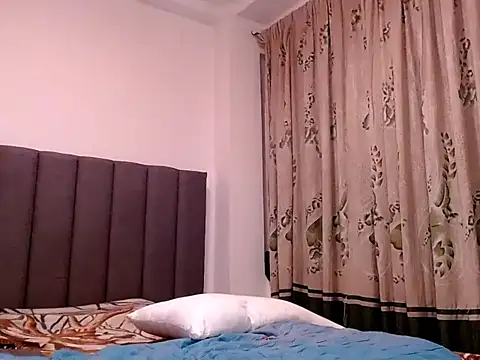 saara_johnson496 webcam