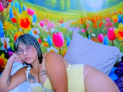 indianroxy webcam