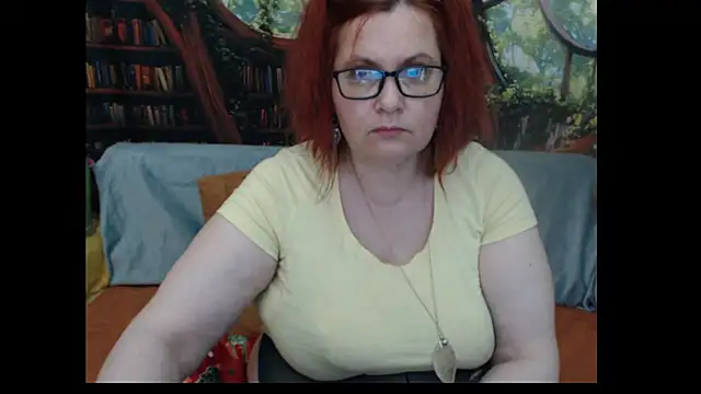 PlayfullMature webcam