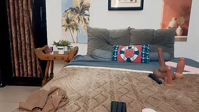 GiantBootyMilf webcam