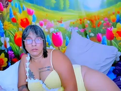 indianroxy webcam