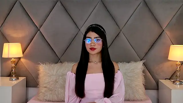 OliviaDiaz live cam on StripChat
