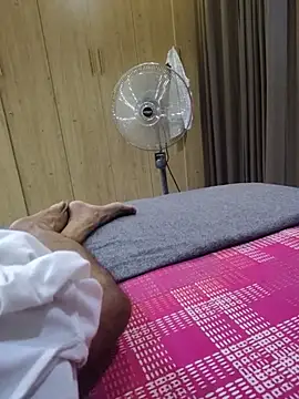 santhoshkannadaboy webcam