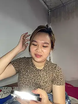 Almira6868 live cam on StripChat