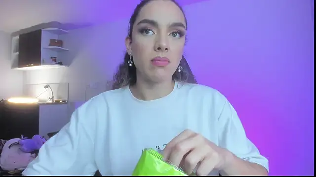 mariiahneedles webcam