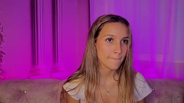 Carohorny4u webcam