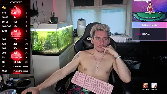Rayzel_White webcam